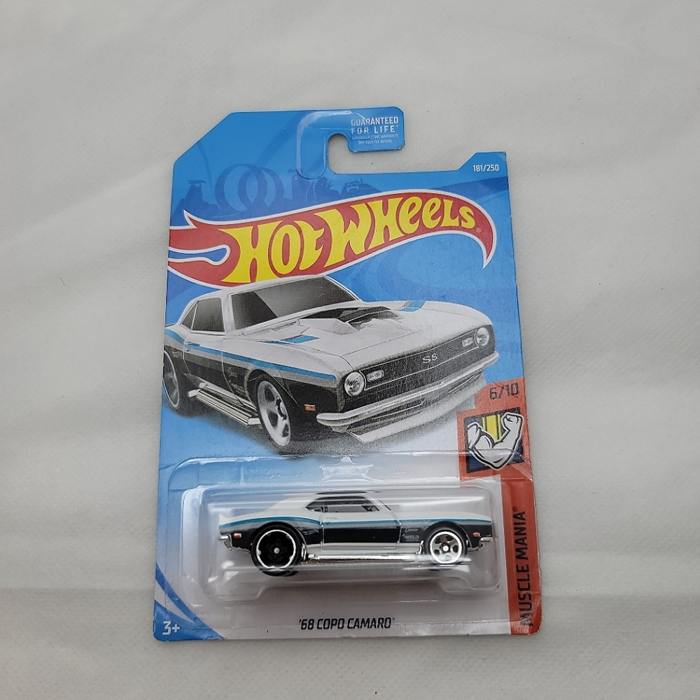 Hot Wheels '68 Copo Camaro MUSCLE MANIA
